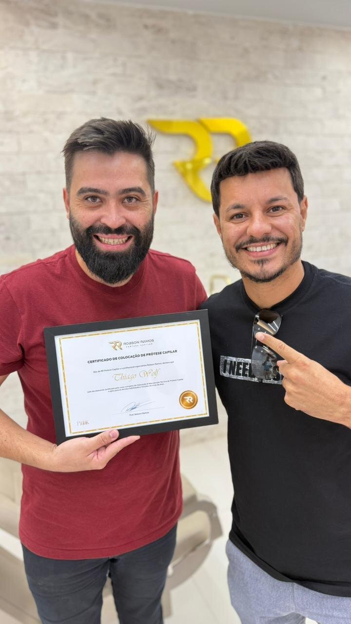 Thiago Wolf em formação com Robson Ramos